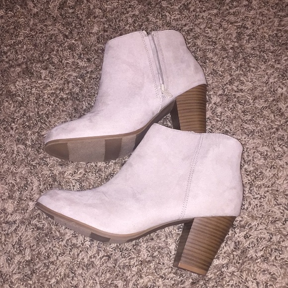 Old navy taupe suede booties - Picture 2 of 3